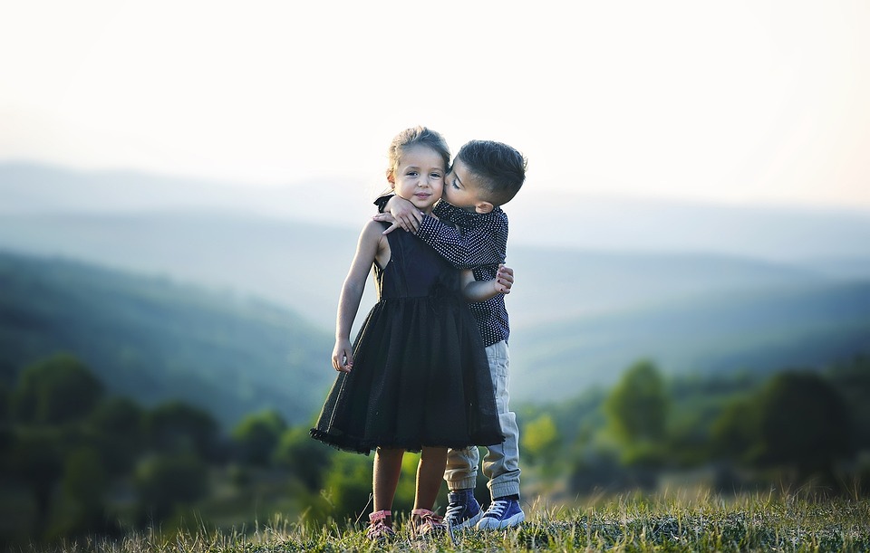 Se ami, si vede - bambini mostrano affetto